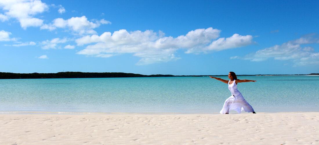 Amerai Carrera yoga playa Bahamas Tantra Esencia de Vida