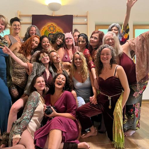 tribu de mujeres en Tantra Esencia de Vida