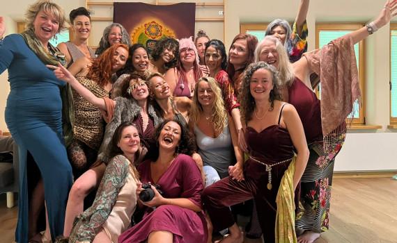tribu de mujeres en Tantra Esencia de Vida